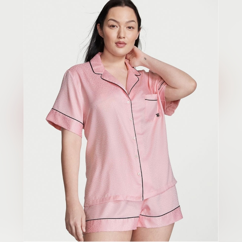 🩷VICTORIA'S SECRET SATIN SHORT PAJAMA SET🩷 - Picture 3 of 4